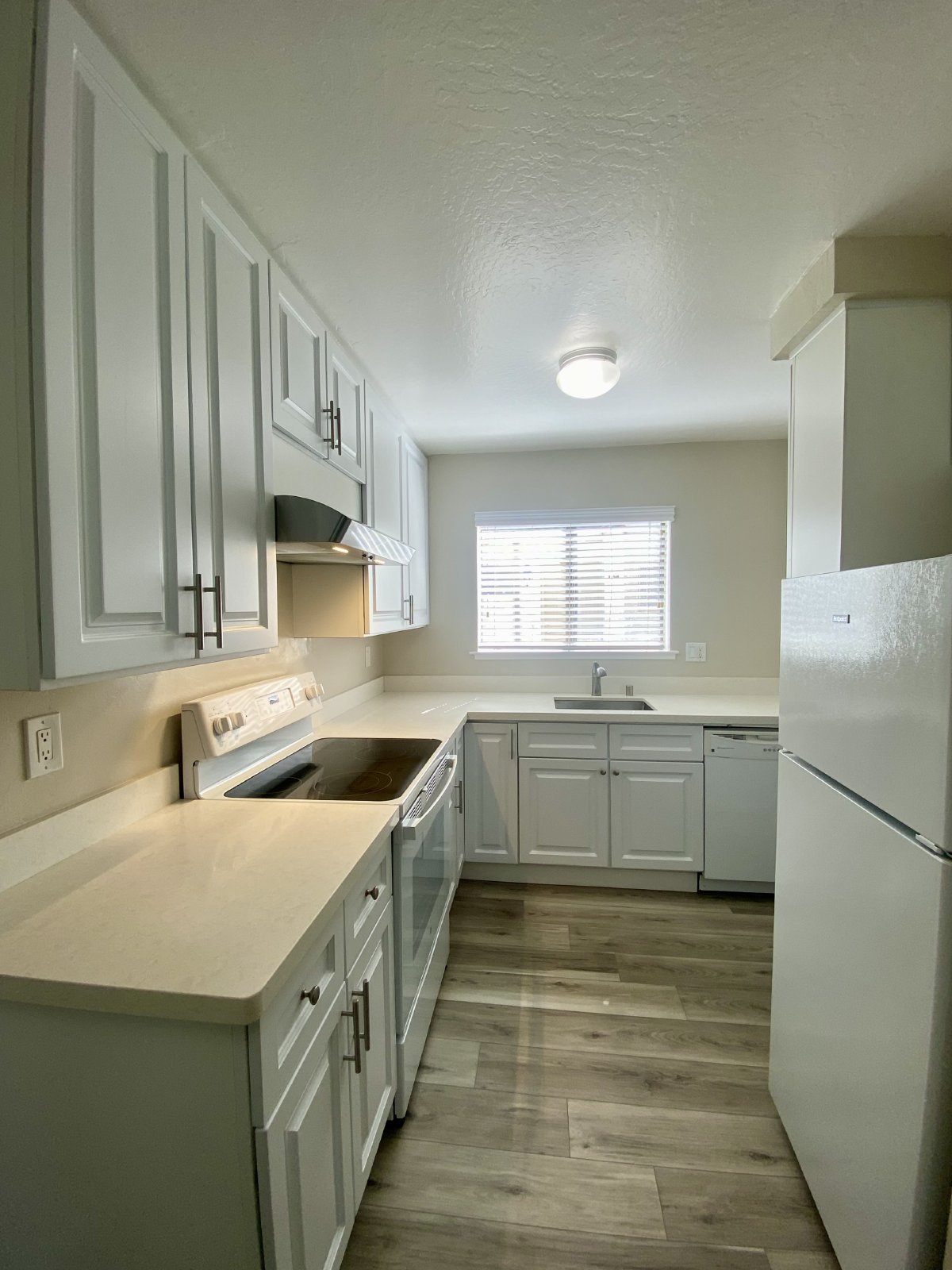 220 Berry Ct Apt 10