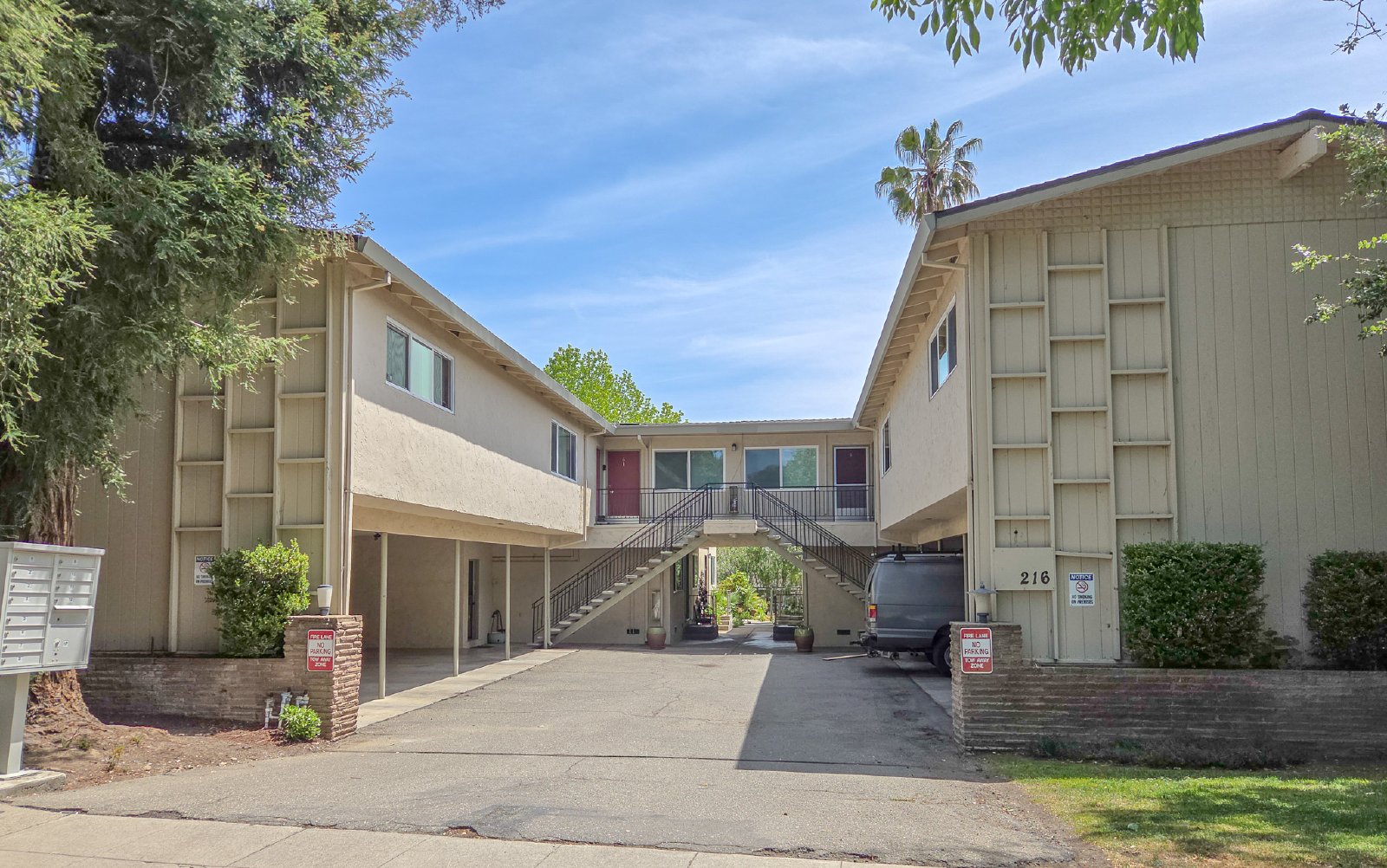 216 Rushmore Ln